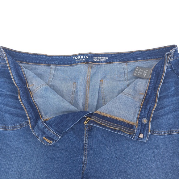 Torrid Denim Vintage Stretch Jeans Women's 26S (47x27) Crop High Rise Wide Leg - Picture 5 of 16